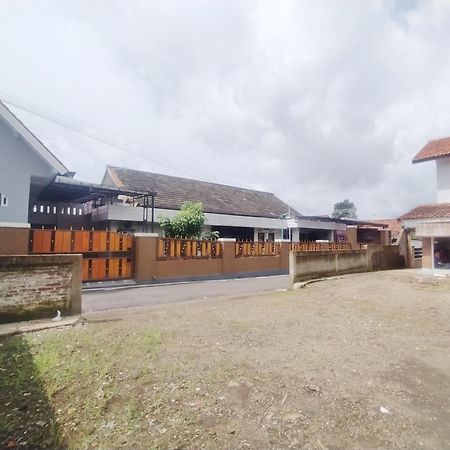 Reddoorz Syariah Near Stasiun Purwokerto Hotel Exterior photo