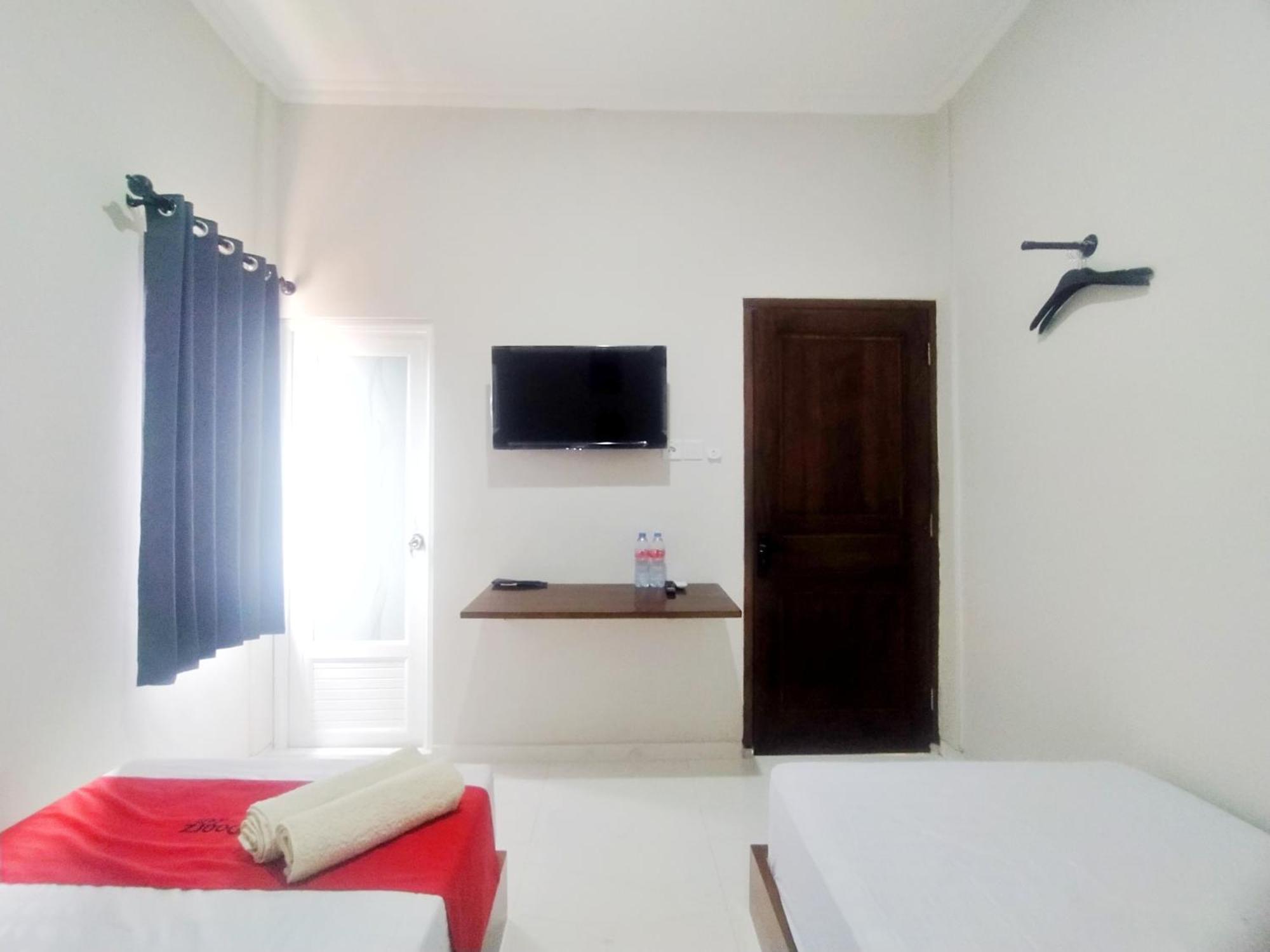 Reddoorz Syariah Near Stasiun Purwokerto Hotel Exterior photo