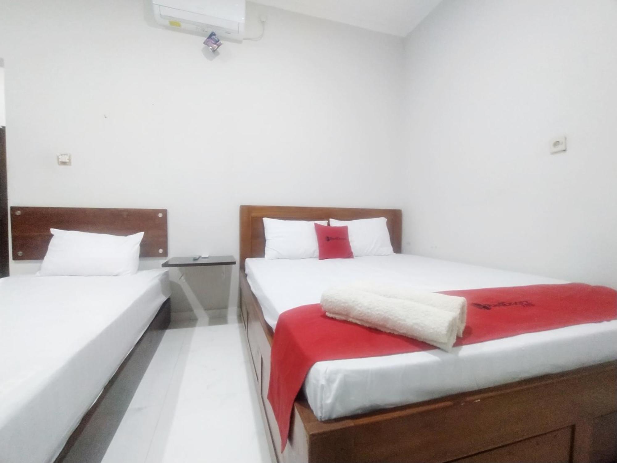 Reddoorz Syariah Near Stasiun Purwokerto Hotel Exterior photo