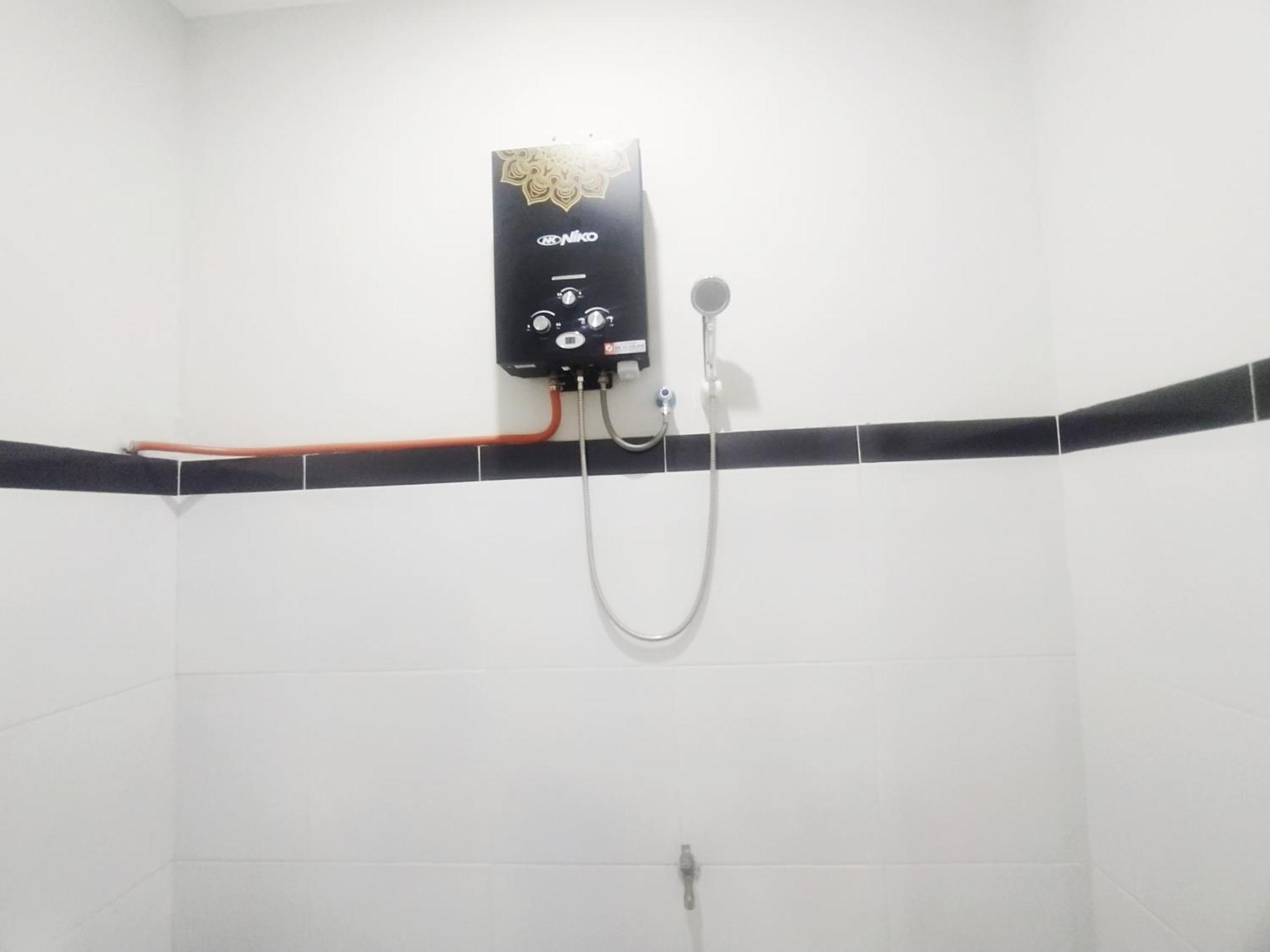 Reddoorz Syariah Near Stasiun Purwokerto Hotel Exterior photo