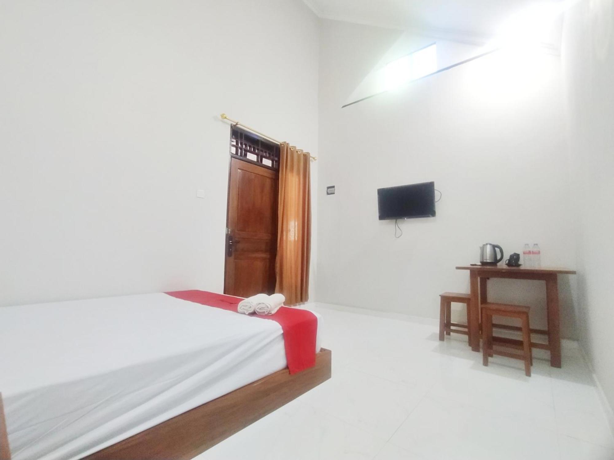Reddoorz Syariah Near Stasiun Purwokerto Hotel Exterior photo