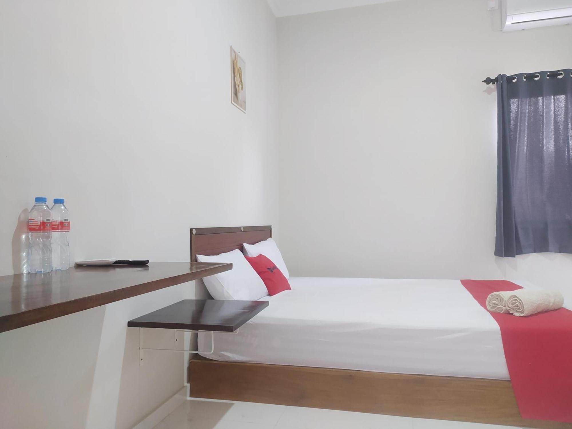 Reddoorz Syariah Near Stasiun Purwokerto Hotel Exterior photo