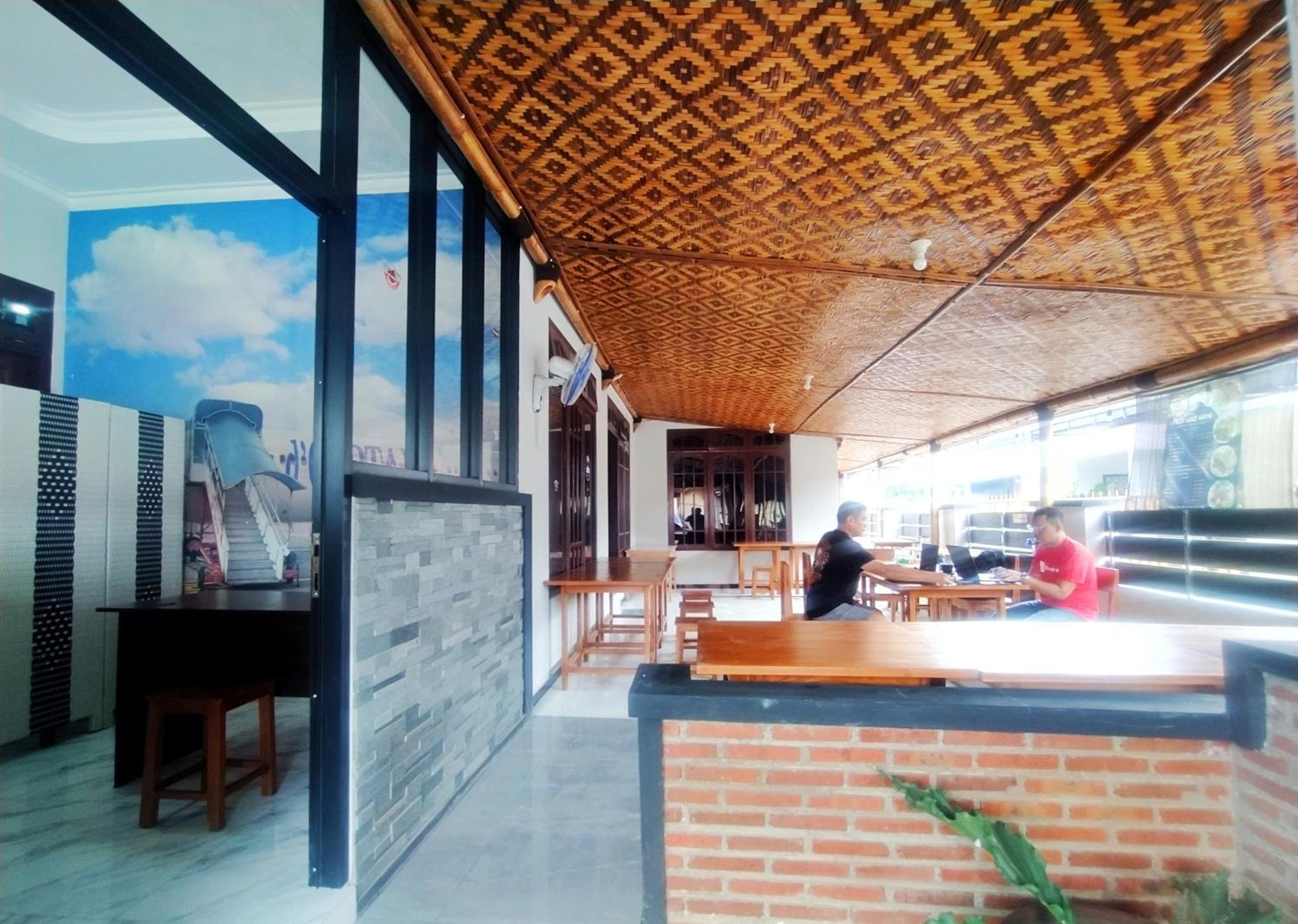 Reddoorz Syariah Near Stasiun Purwokerto Hotel Exterior photo