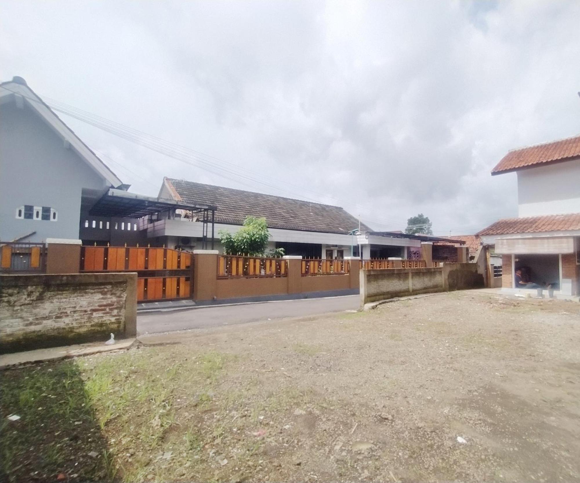 Reddoorz Syariah Near Stasiun Purwokerto Hotel Exterior photo